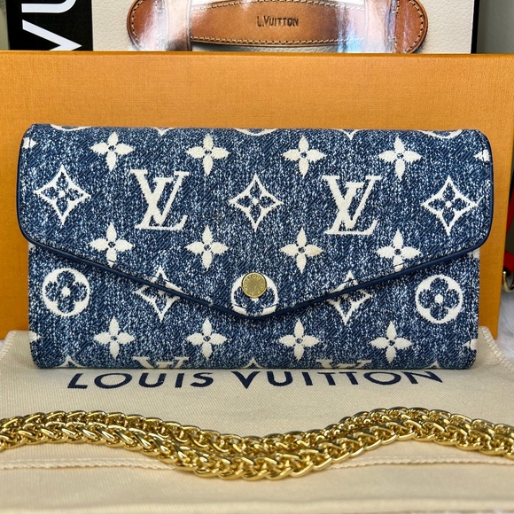 Louis Vuitton Handbags - 🔥Limited Ed. Louis Vuitton•Denim Monogram Sarah Wallet